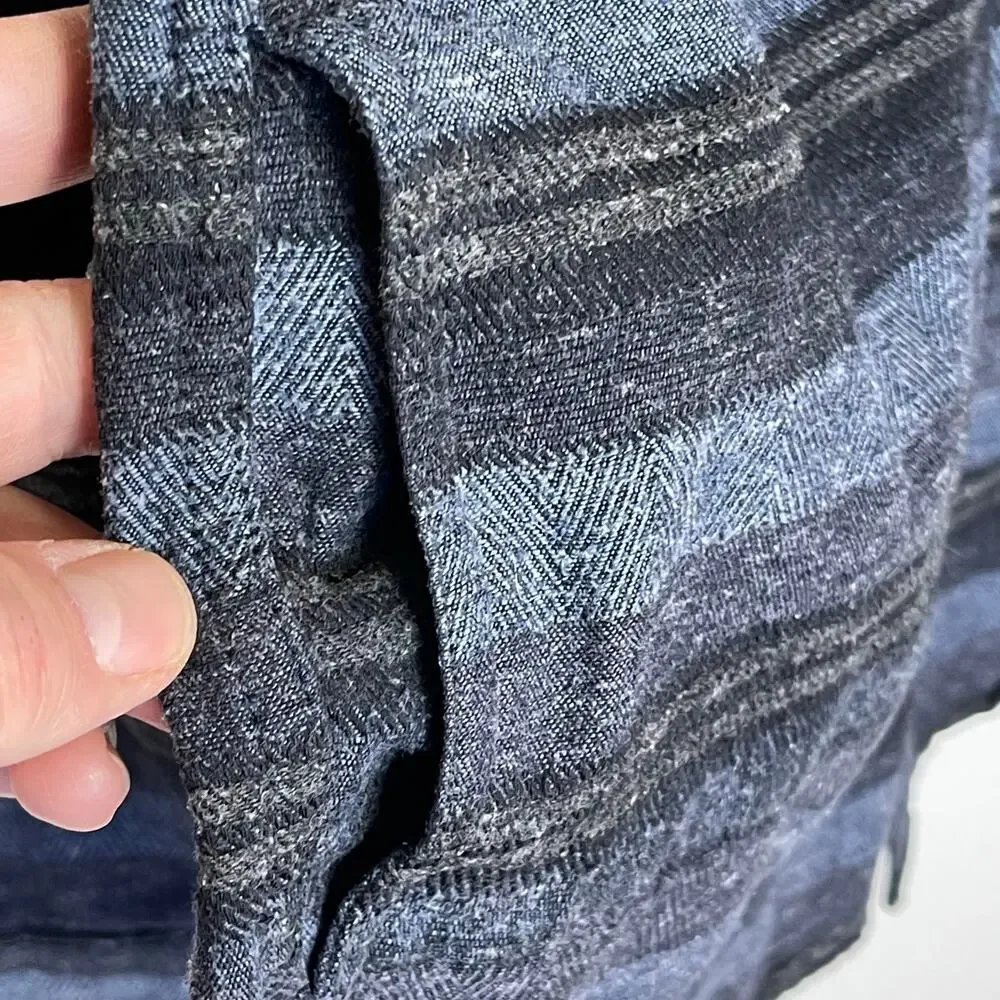 LUCKY BRAND Men’s Blue Striped Button Front Flannel Shacket large - Picture 3 of 5